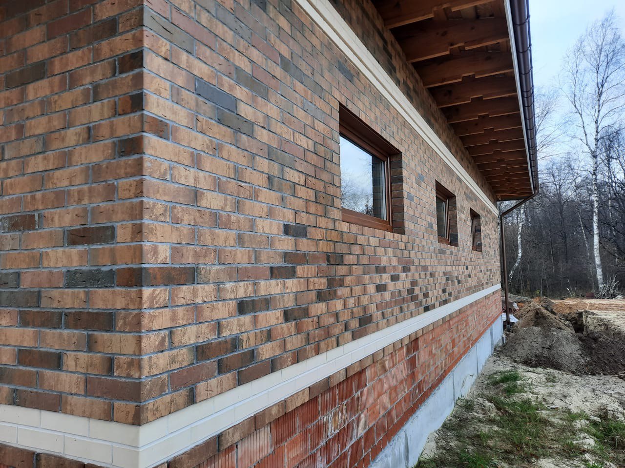 Дом из 38 поризованного керамического блока облицованный кирпичом Марксбург Кварц (Кирово-Чепецк). Портландцемент М500