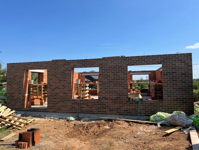 VOLGABRICK Лицевой кирпич "Нева" рустик горизонтальный 250x120x88 мм VOLGABRICK Лицевой кирпич "Нева" рустик горизонтальный 250x120x88 мм