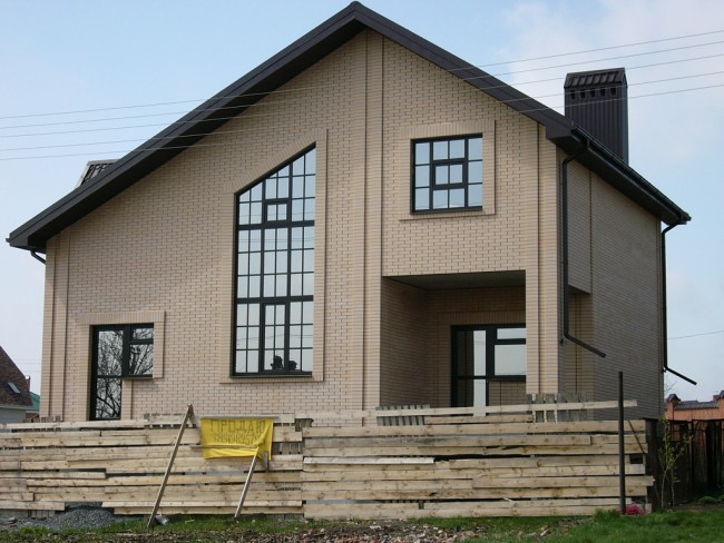 Брянский облицовочный кирпич светлый полуторный Брянский облицовочный кирпич светлый полуторный